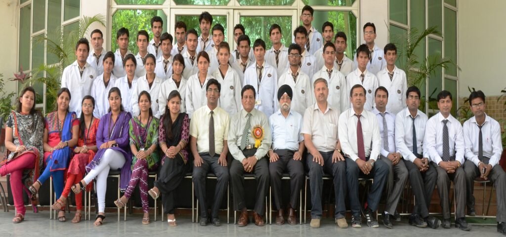 RCP UNIVERSE GROUP OF INSTITUTIONS ROORKEE STUDENTS PHOTO ALL FACULTY GROUP